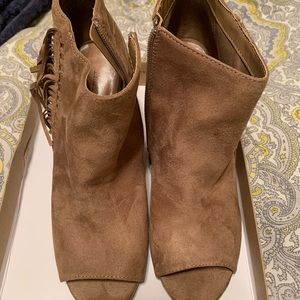 NWT peep toe wedge suede heels with fringe